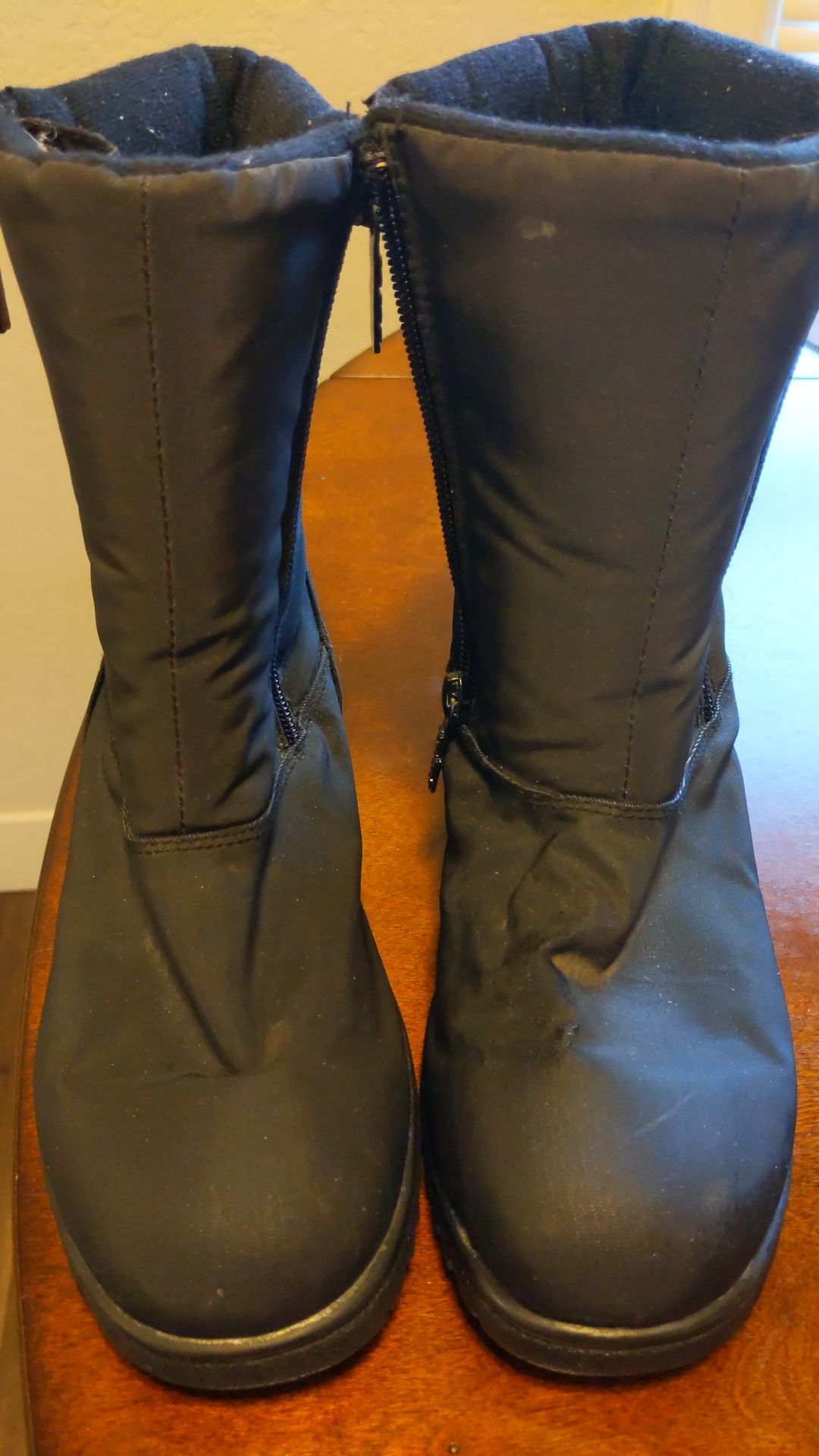 Boots girls. Size6 toste