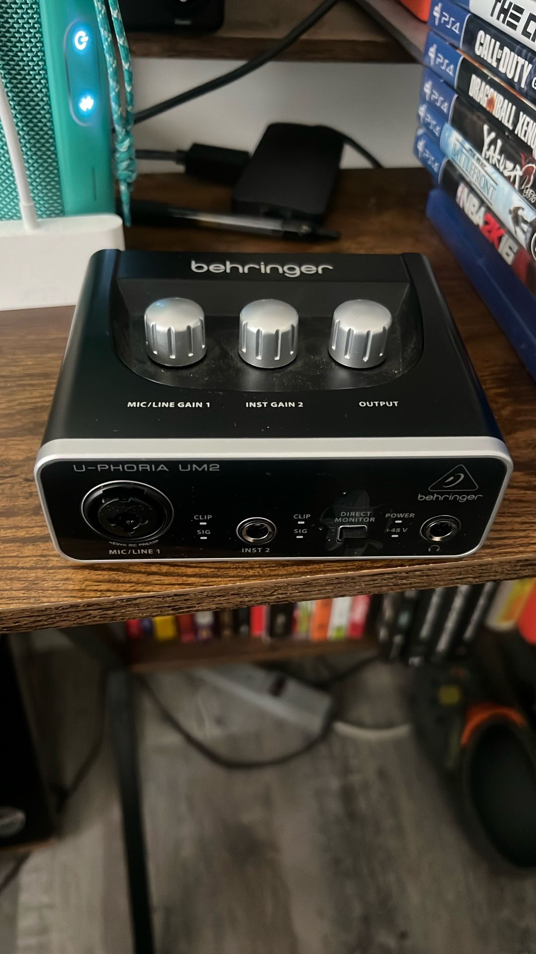 Audio interface - Behringer Uphoria UM2 USB
