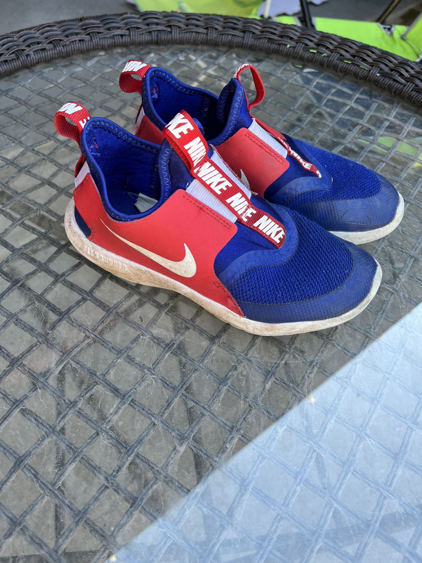 Boys 1.5y Nike Shoes