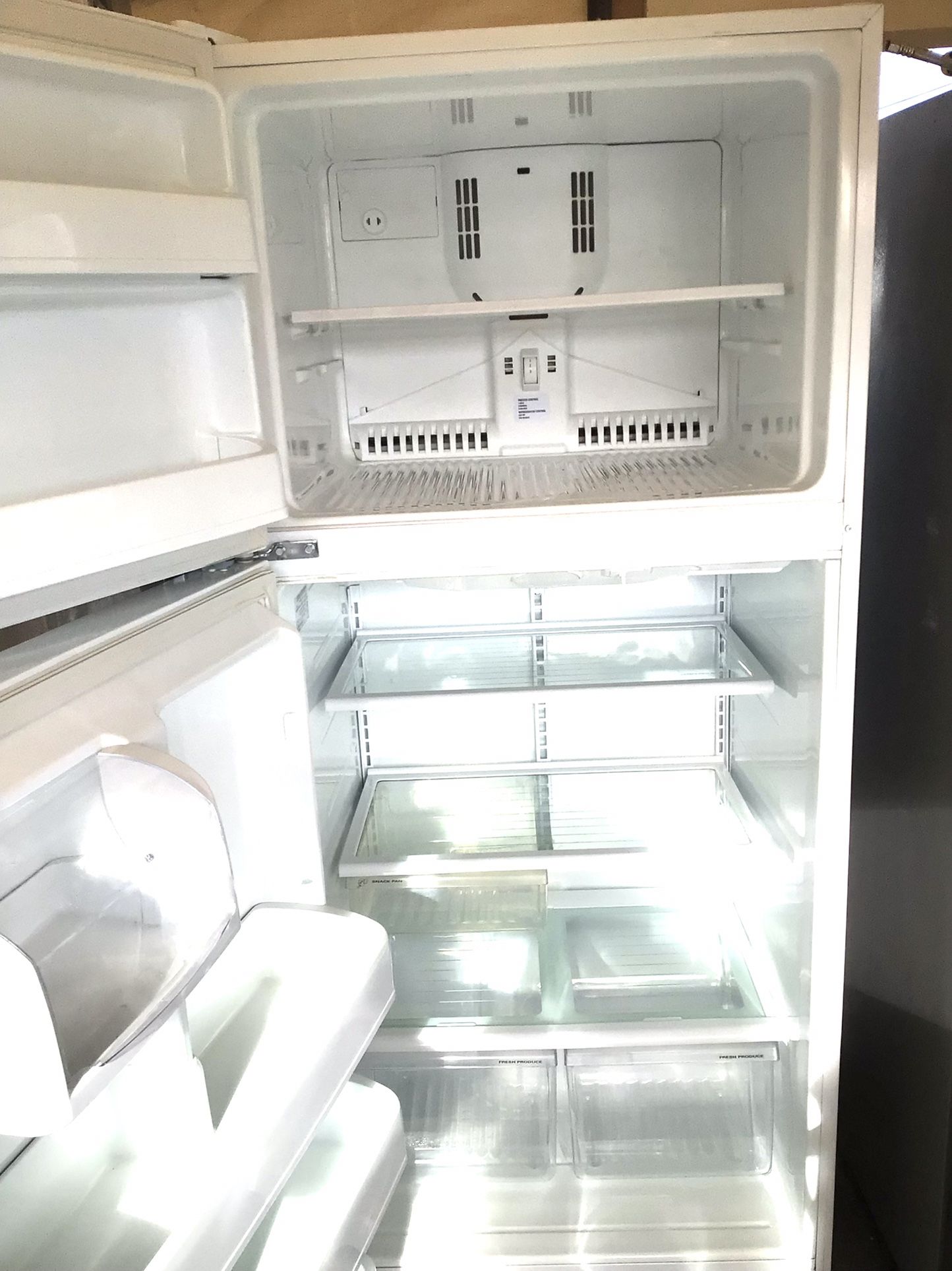 Frigidaire Top -Frezeer Refrigerator