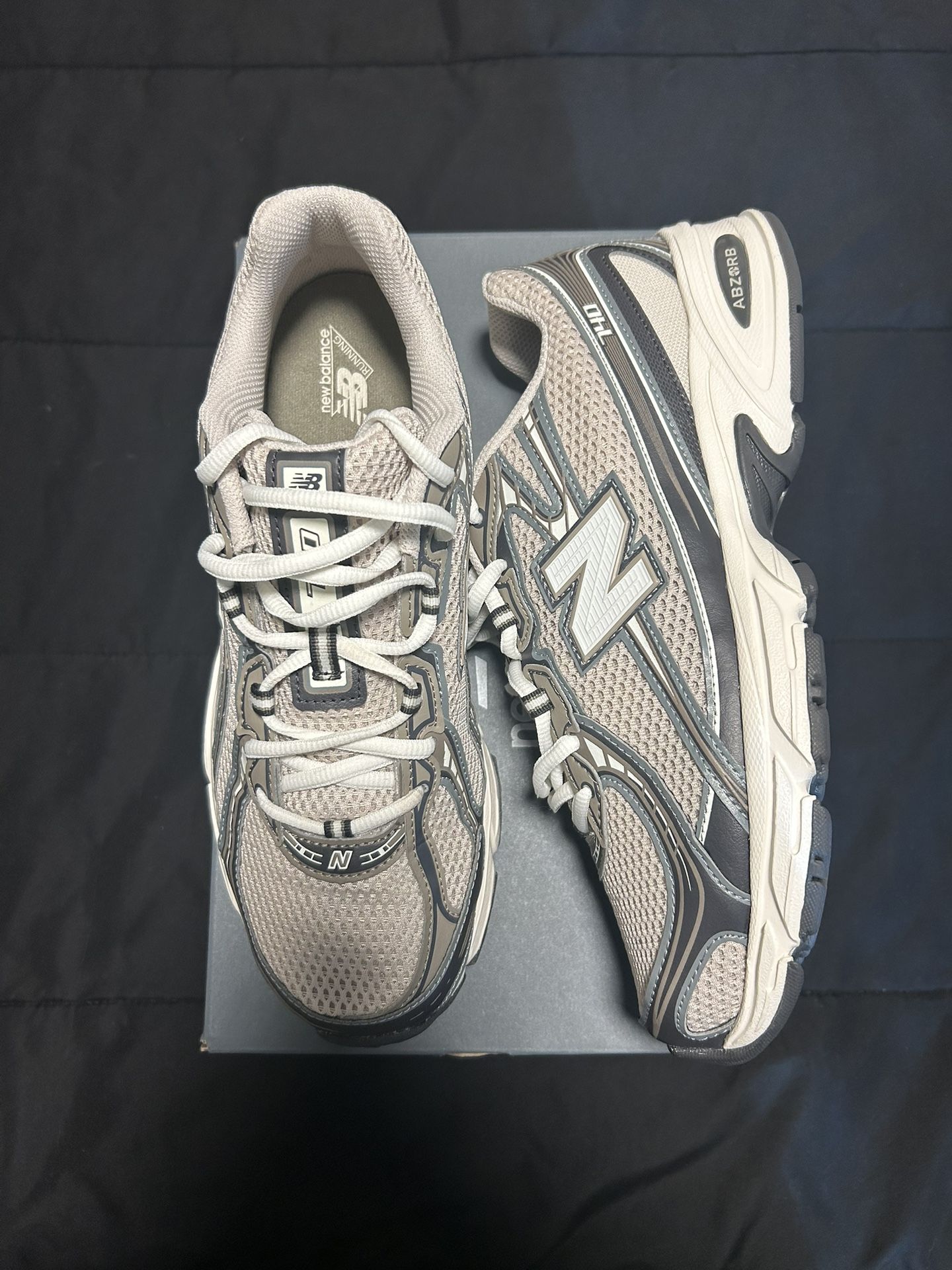 New Balance 740