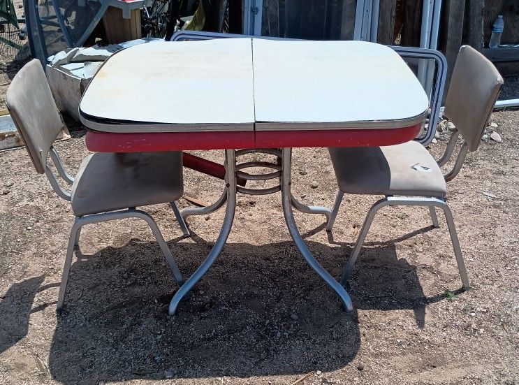 Retro Chrome 1960s Dinette Table And Chairs