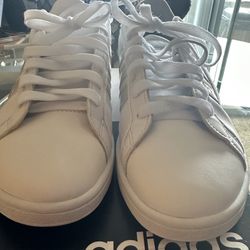 Women’s Adidas VS advantage, white silver metal preowned