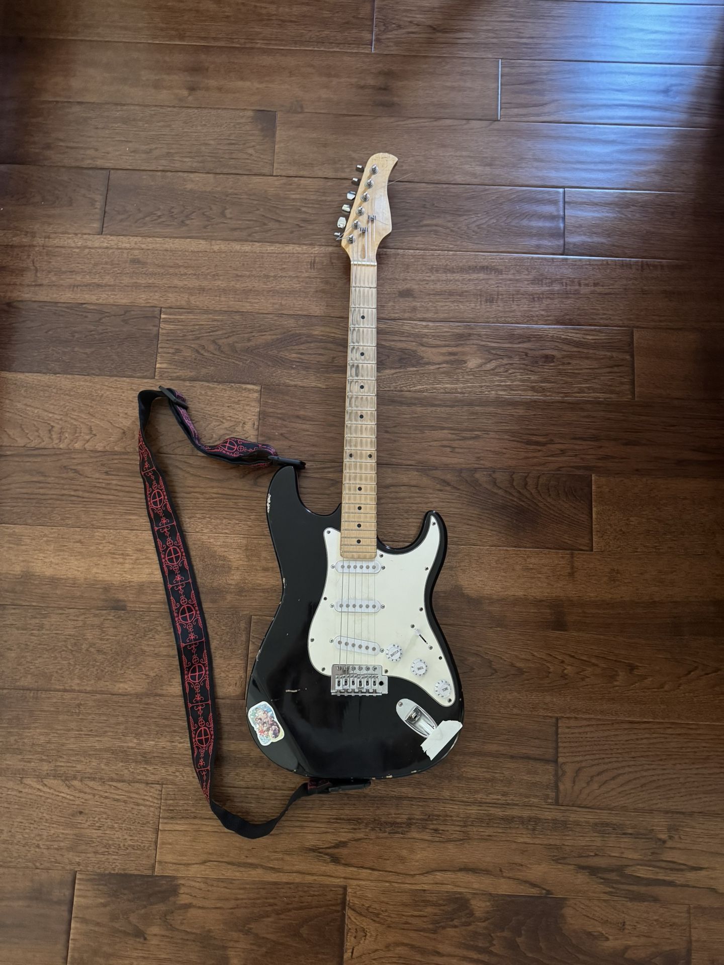 Electric Guitar Strat Style With Strap