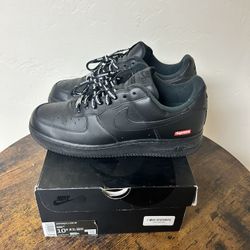 Black supreme AF1