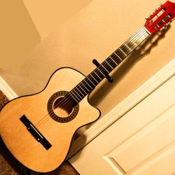 Classical / Flamenco Style Guitar with Cutaway in Excellent Condition