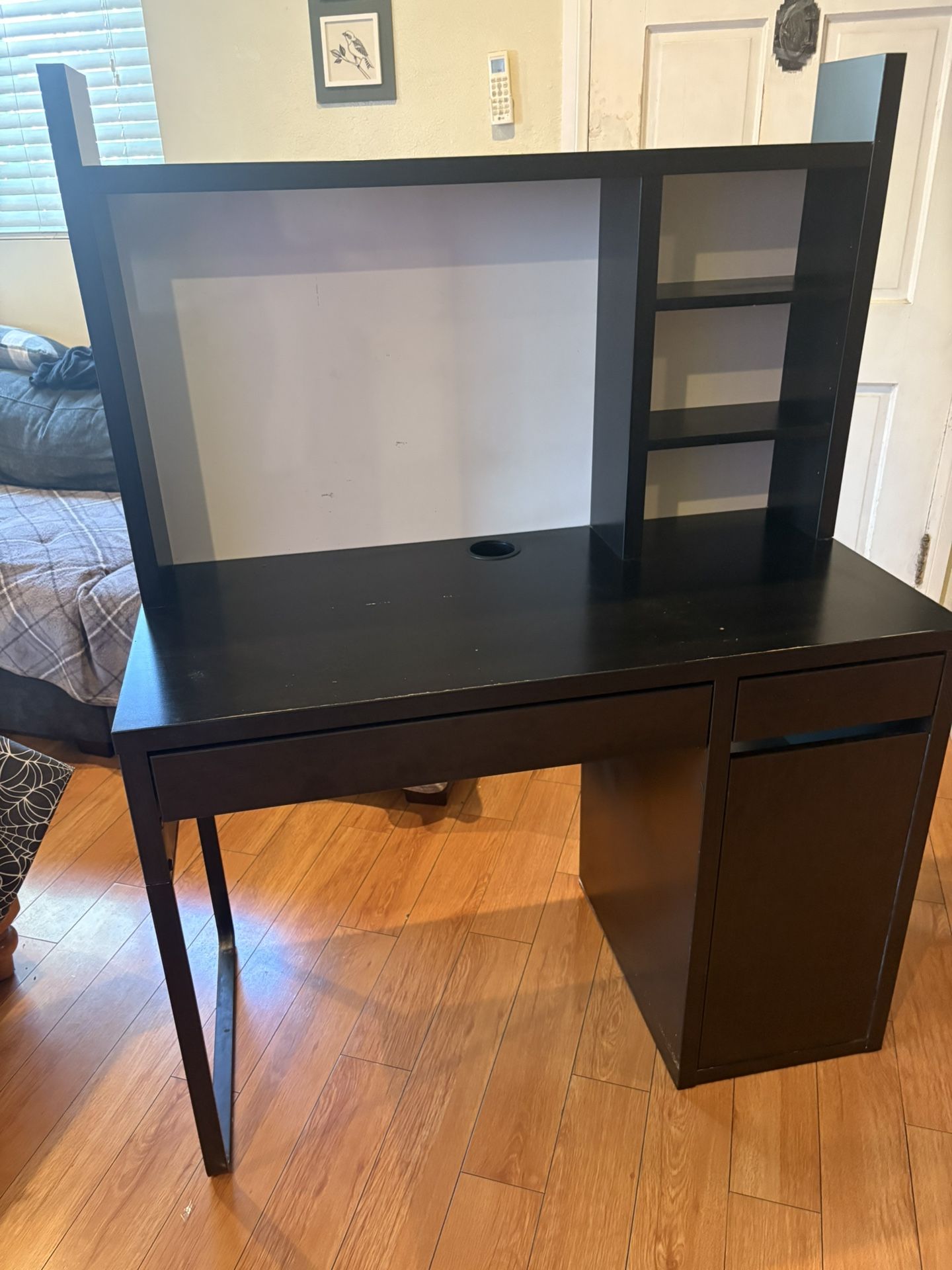 Micke IKEA Desk