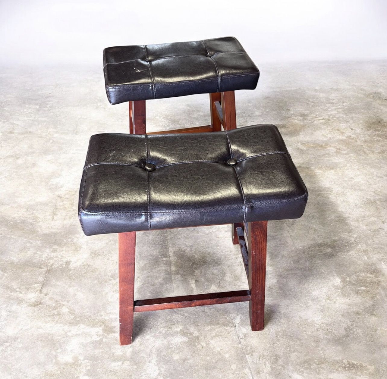 FS: Leather Bar Stool chairs ( 2 Pcs )