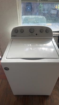 with delivery here, Fresno or you can come and look at it Whirlpool Top Load Washing Machine everything works 👍 todo jala bien 220 with delivery here