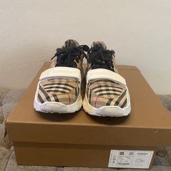 Burberry Shoes 