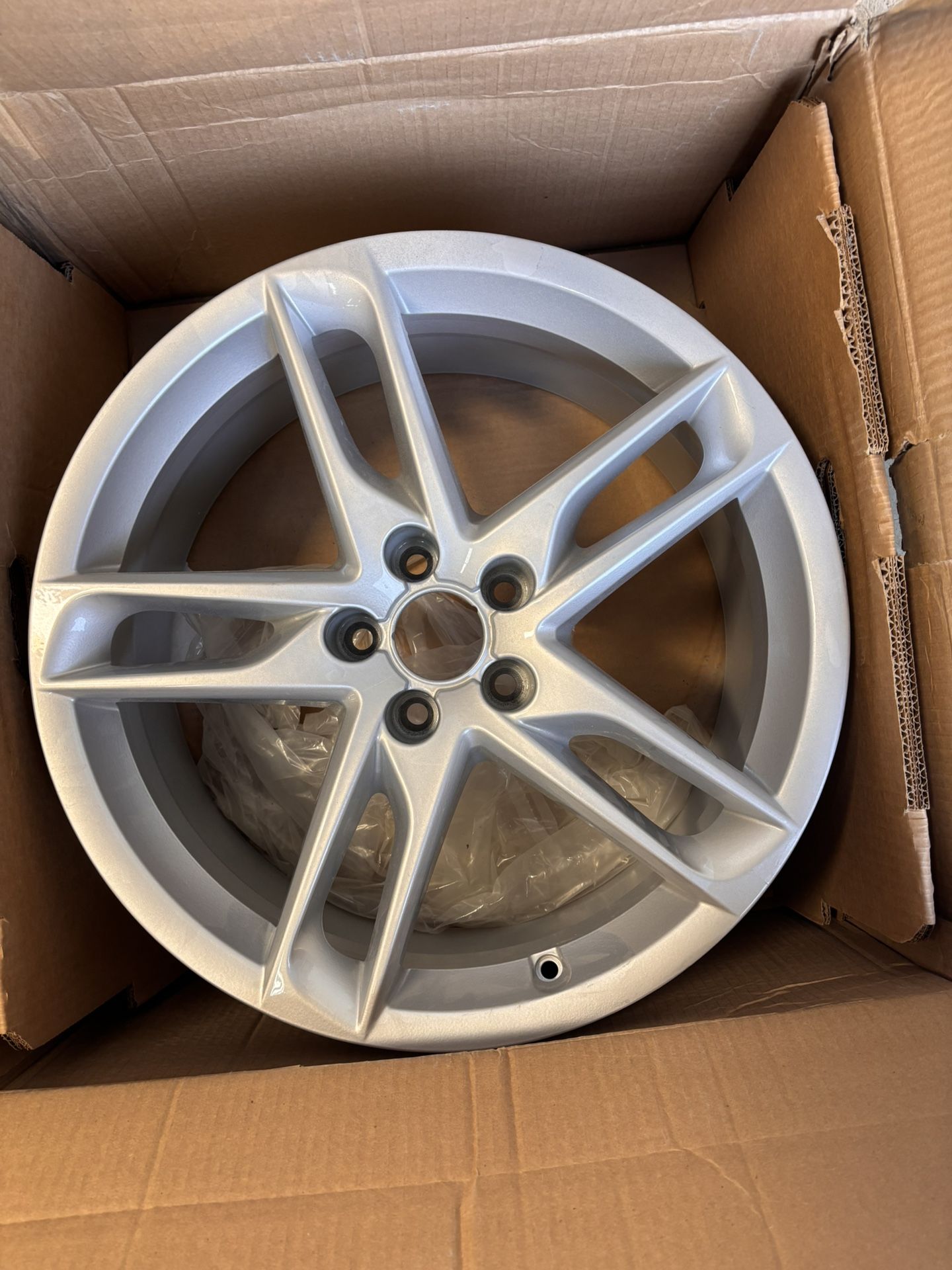 5 Lug Silver Rim