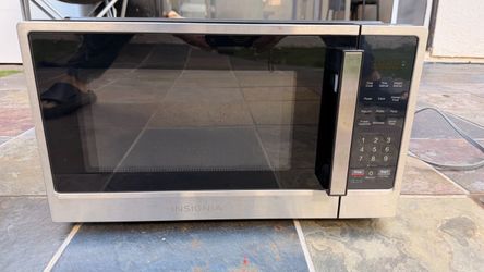 Insignia Microwave