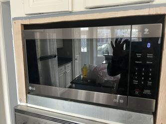 LG Microwave Oven