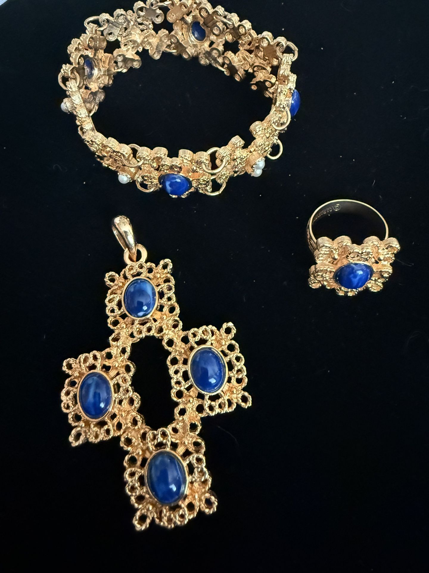 Vintage Sarah Coventry Cross Pendant, Ring And Bracelet Set