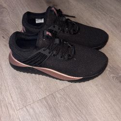 Women's Soft Foam PUMAS