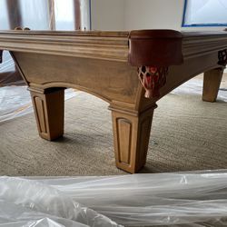 Pool Table 8ft- LIKE NEW- FREE PRO DELIVERY