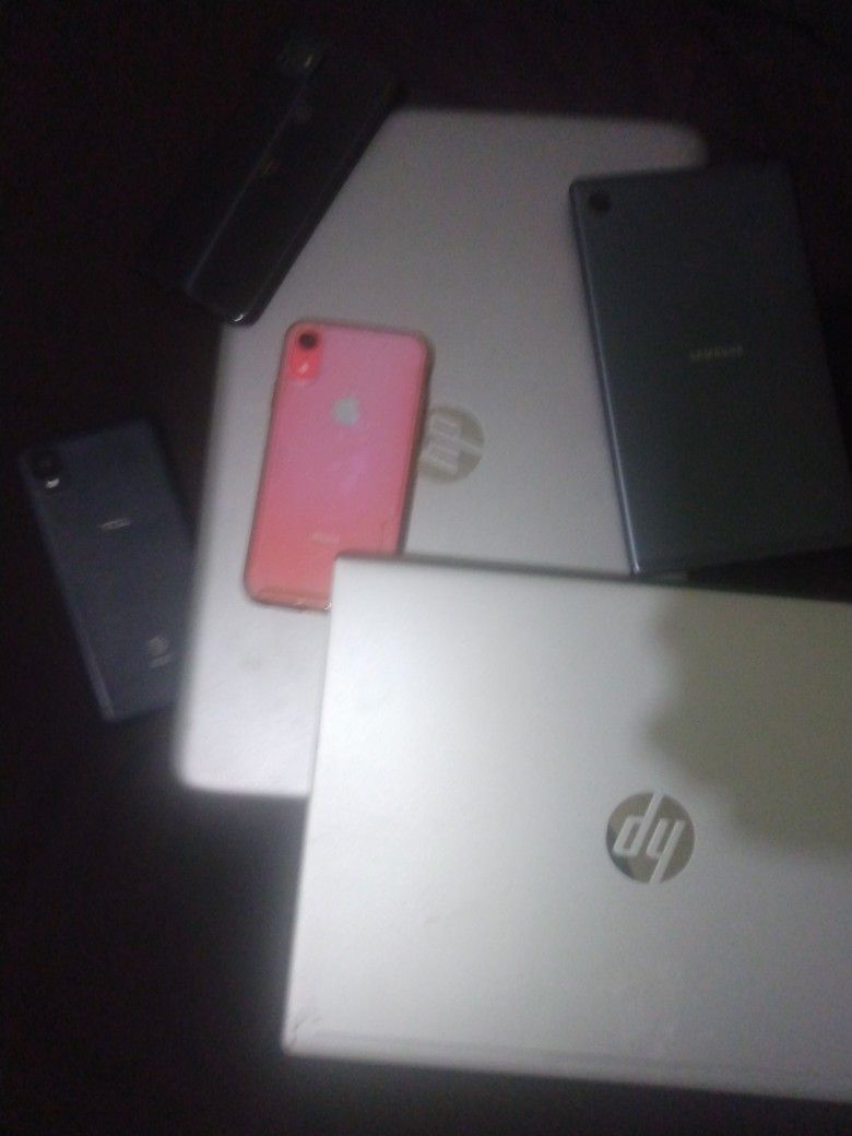 Old Small Electronic Phone Collection Lot