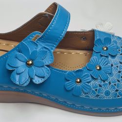 Women Clogs Blue Size 7.5