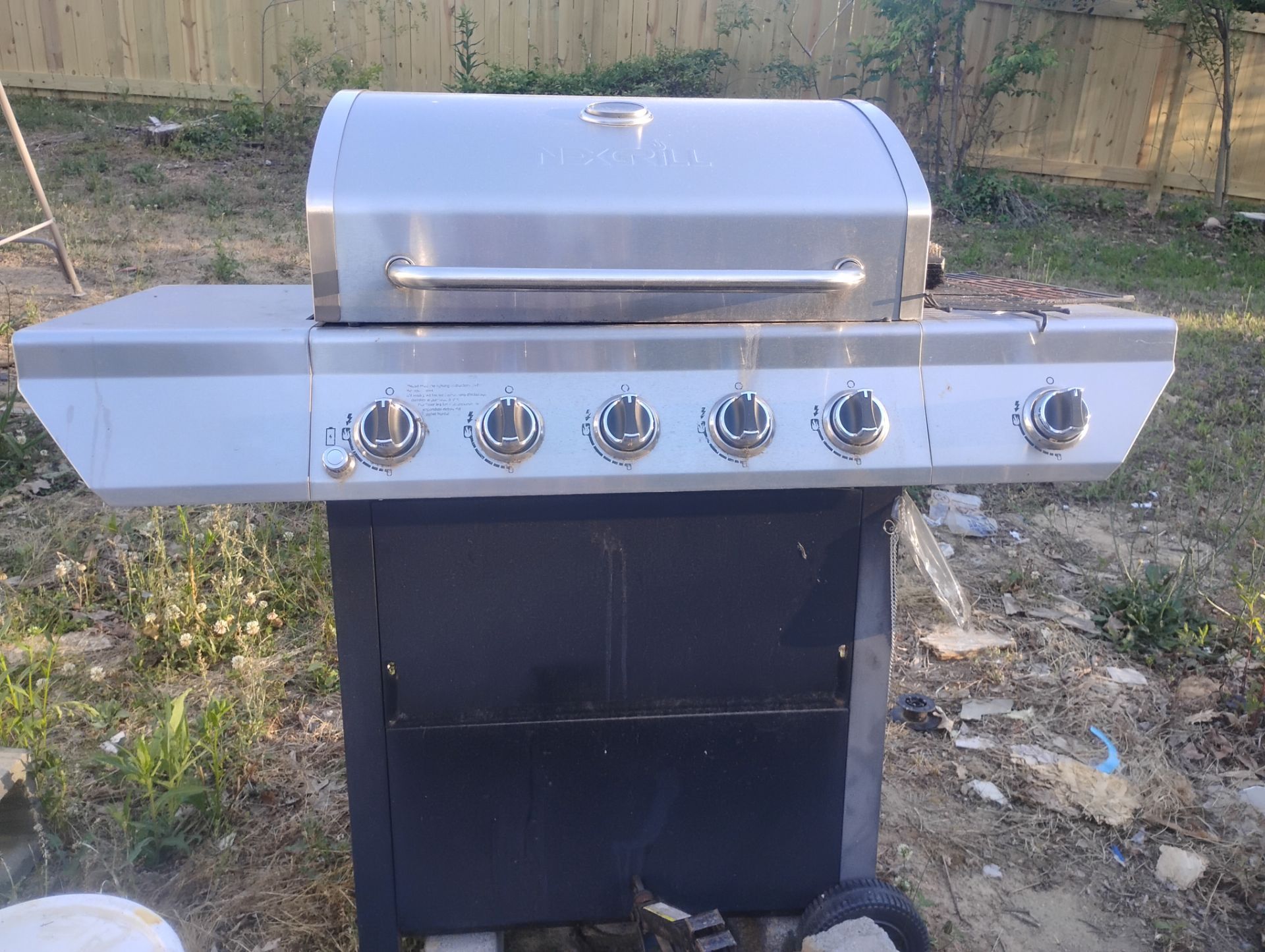 Nexgrill brand grill in great shape. Works perfectly fine no issues!