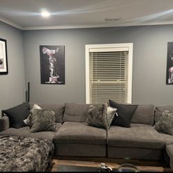 Large Sectional Couch – Like New, Modern & Stylish