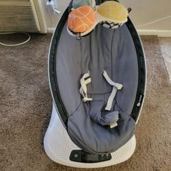 4 Moms Mamaroo Rocker