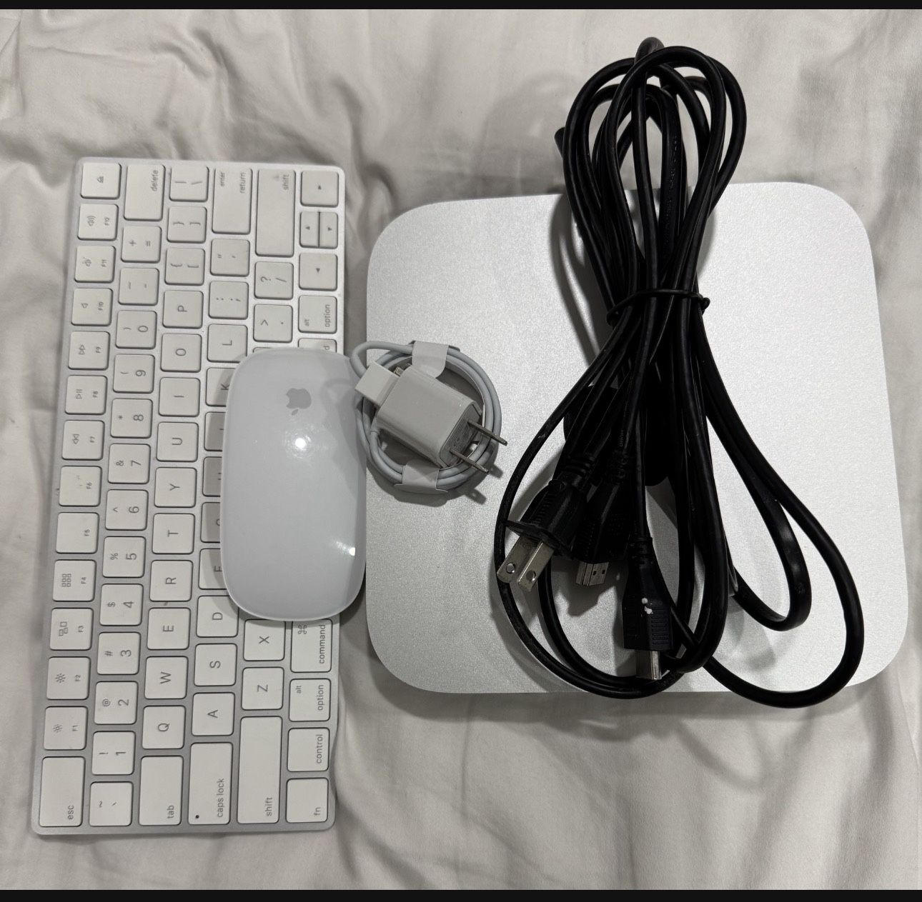 Mac Mini 2014 . Like New