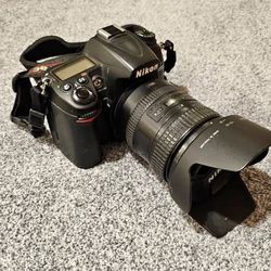 Nikon D7000 with Nikor 18-200mm lens
