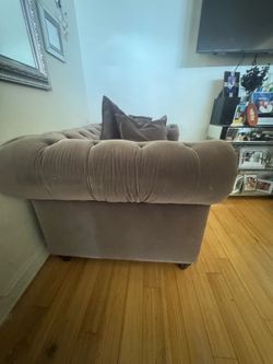 Velvet tufted love seat couch