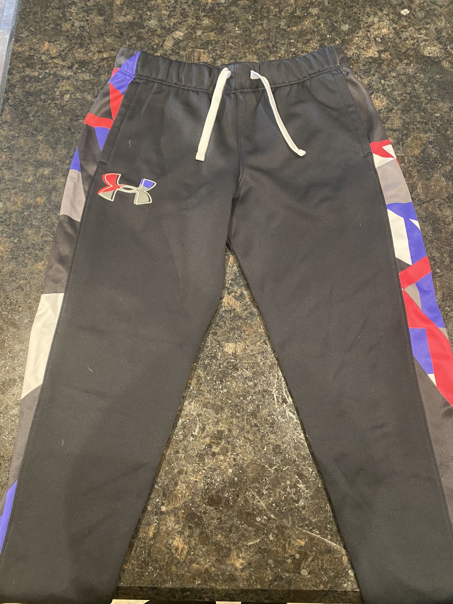 Girls Under Armor Sweatsuit Set. Size Large