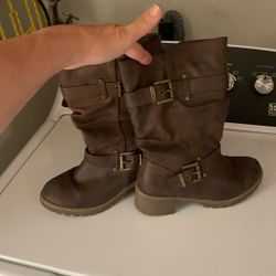 Ladies size 5 1/2 cow boots