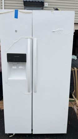 Frigidaire 36 in. 26 cu. ft. Standard Depth Side by Side Refrigerator in White