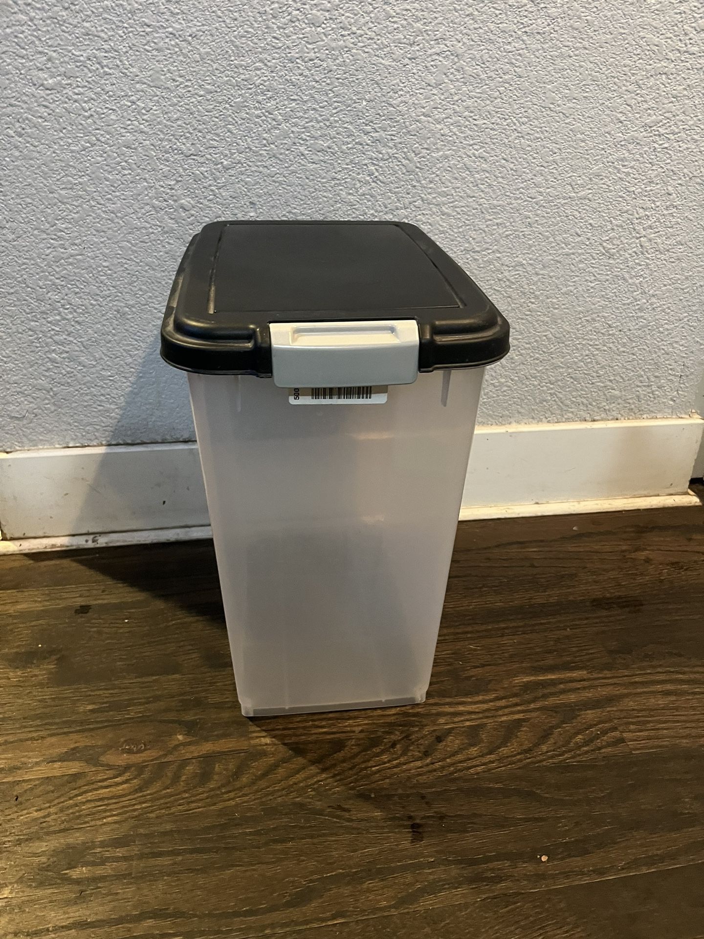 Pet Store Food Container