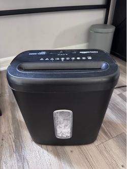 Amazon Basics Paper Shredder – Excellent Condition