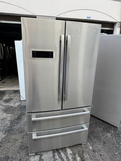 Refrigerator Good condition everything works fine