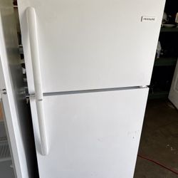 Frigidaire 14 Cu Ft Top Freezer Refrigerator In White 