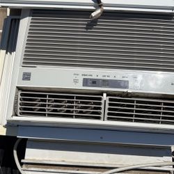 Air Conditioner Works Perfectly Fine. They’re Going Fast So You Better Grab It.