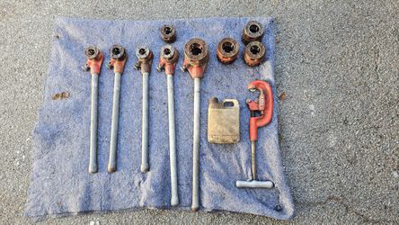 Rigid pipe threading tools