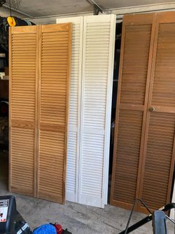 Louvered wood bi fold doors