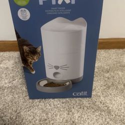 Pixi Cat Feeder
