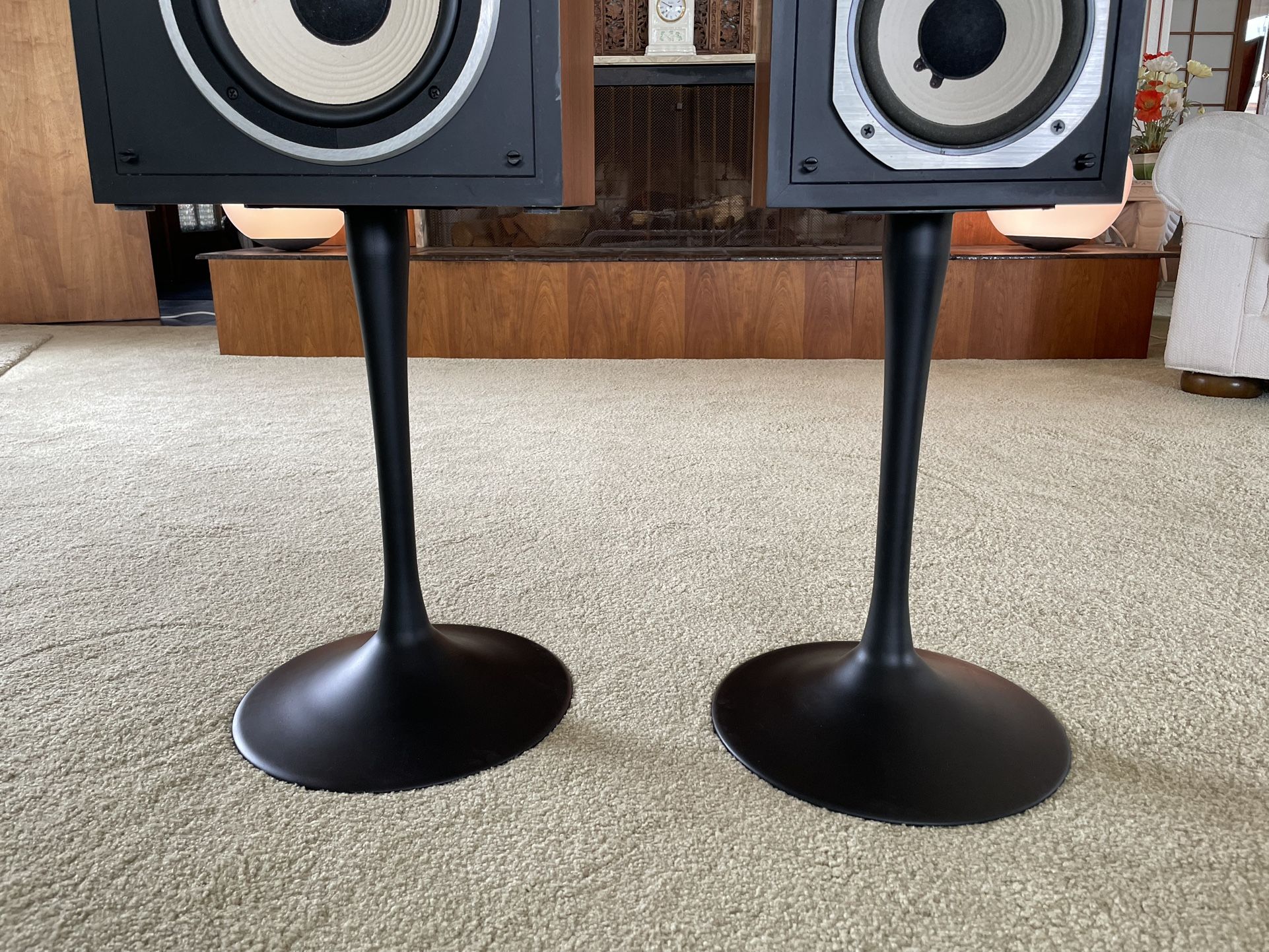 Bose 901 tulip pedestal speaker stands pair MCM saarinen style