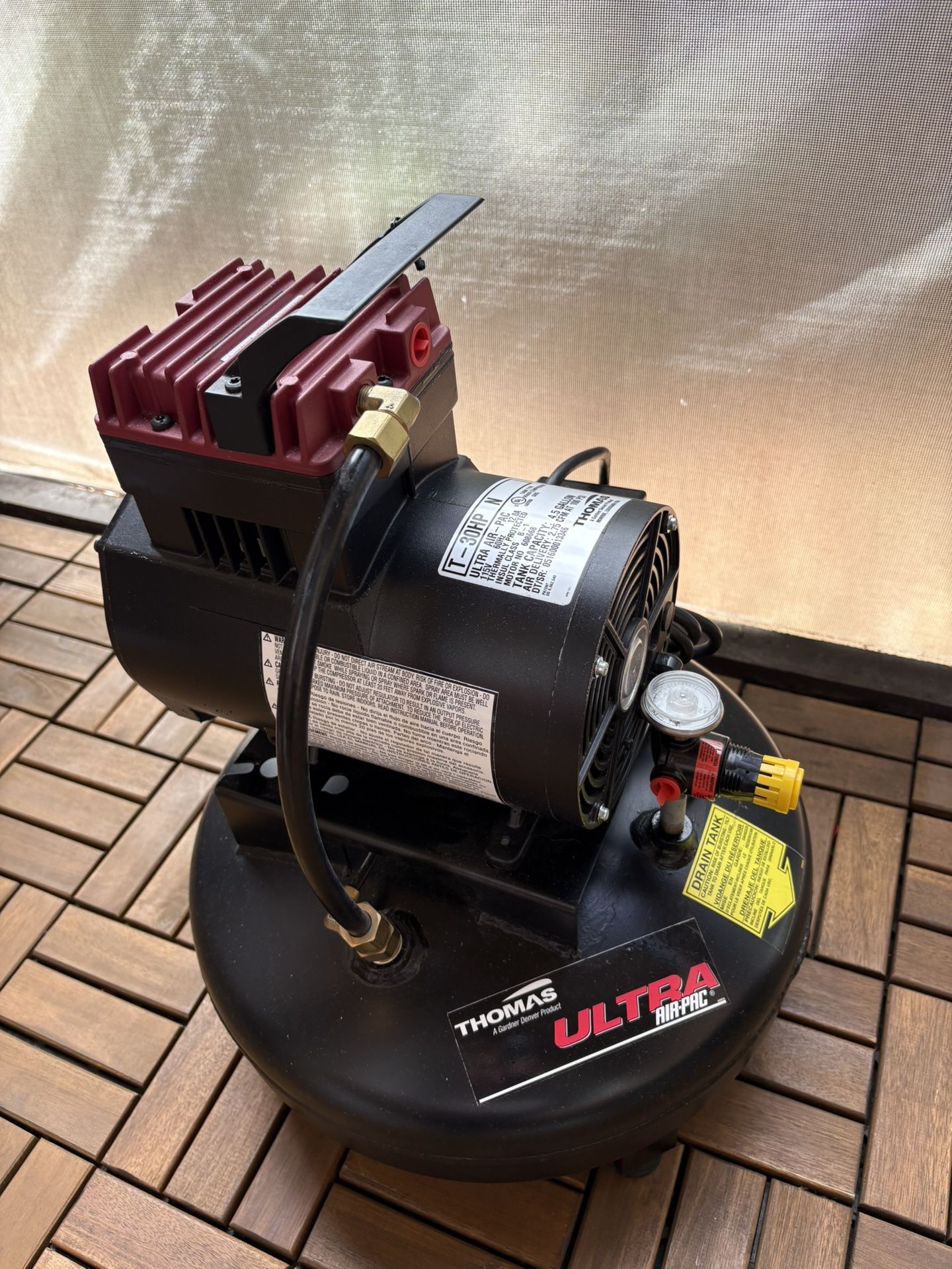 Air Compressor / Compresor De Aire