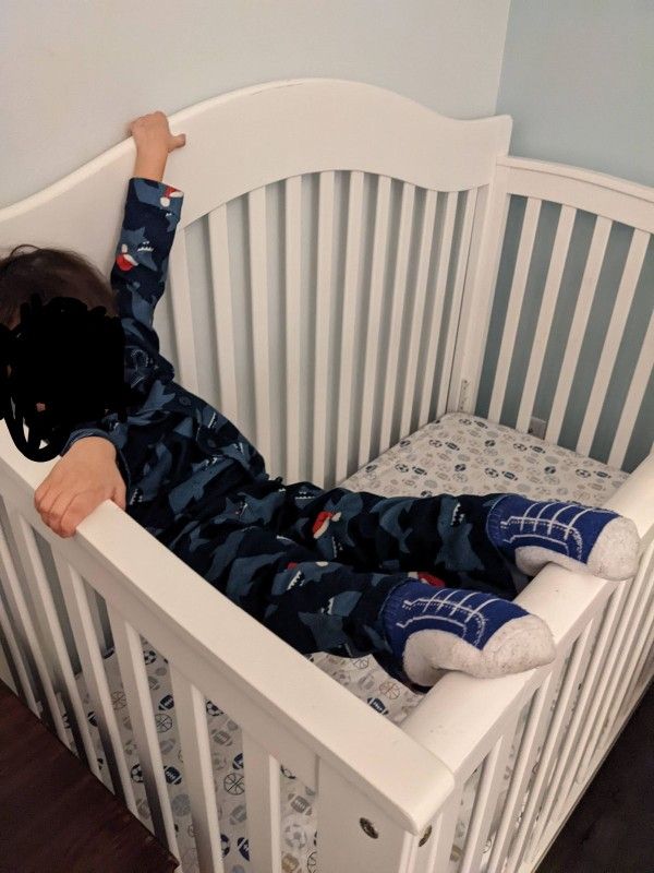 White Crib/Toddler Bed
