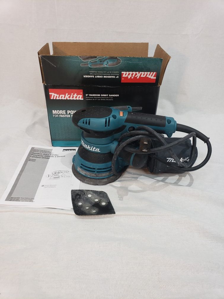 NEW Makita 5" Random Orbital Sander BO5041