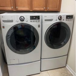 Washer Dryer, +2 pedestals
