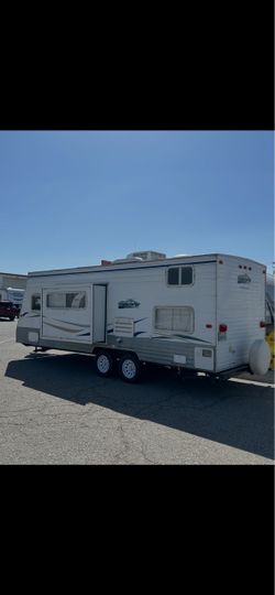 2004 wanderer by Thor, travel trailer 26’10”