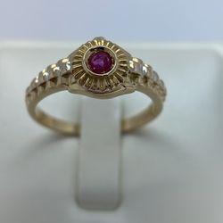 14k Gold Ruby Ring. 