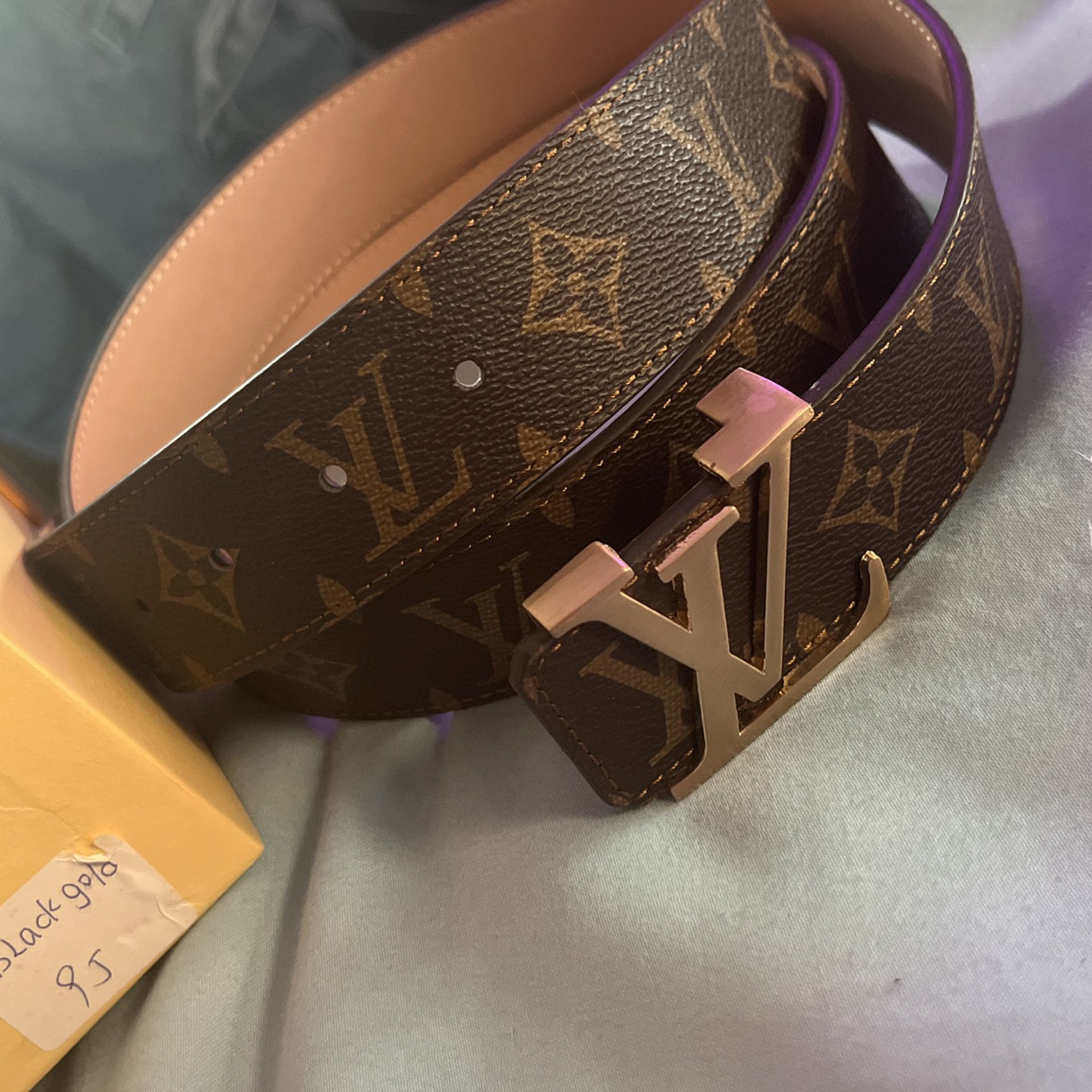 Louis Vuitton Black and Gold Belt 44/110 for Sale in Cumming, GA - OfferUp