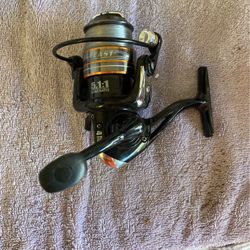 Bass Pro MegaCast MCT10 Spinning Reel