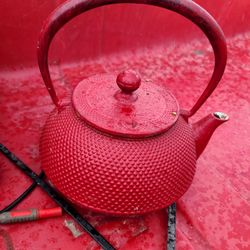 Tea pot 20.00