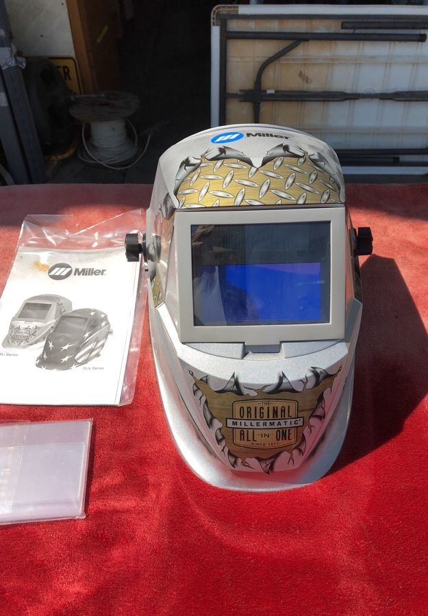 Miller welding helmet XLi series. NEW
